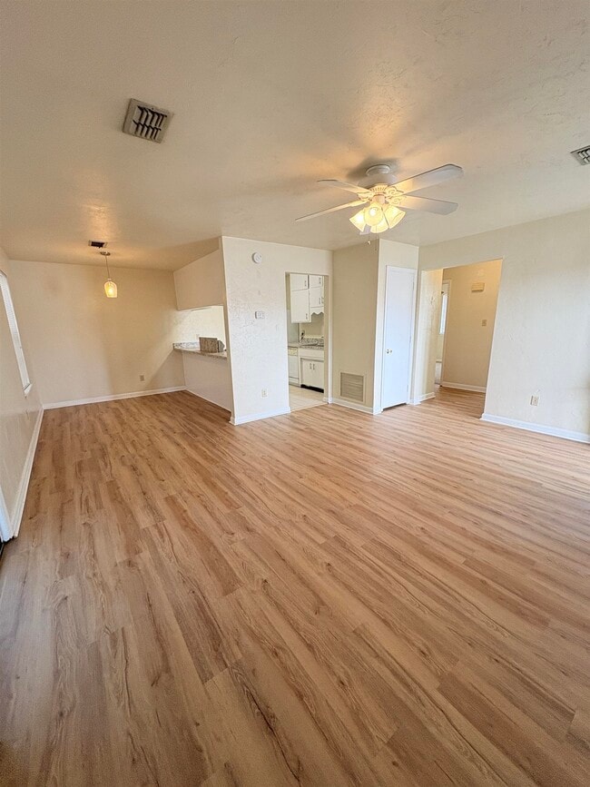 Building Photo - 3687 Donovan Dr
