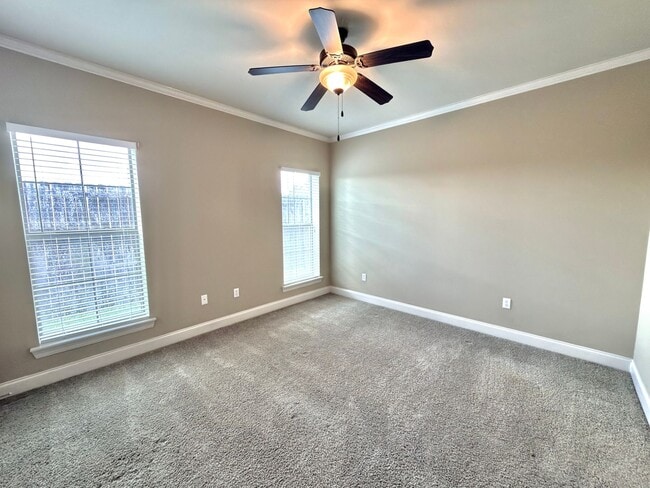 Building Photo - 9413 Burbank Dr