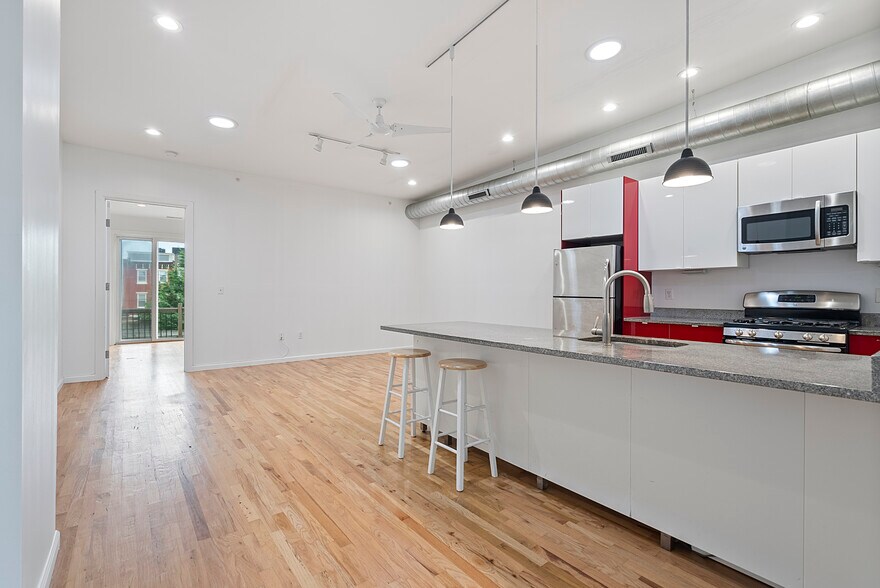 Primary Photo - 1215 N Hancock St