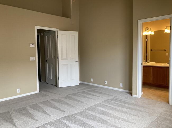 Building Photo - 6913 White Sand Pt