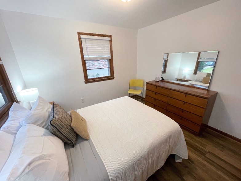 Building Photo - 2417 Quail Dr