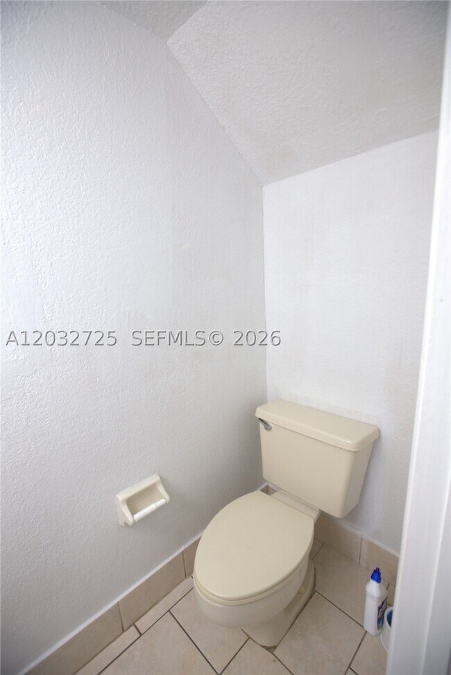 Building Photo - 6475 SW 129th Ave