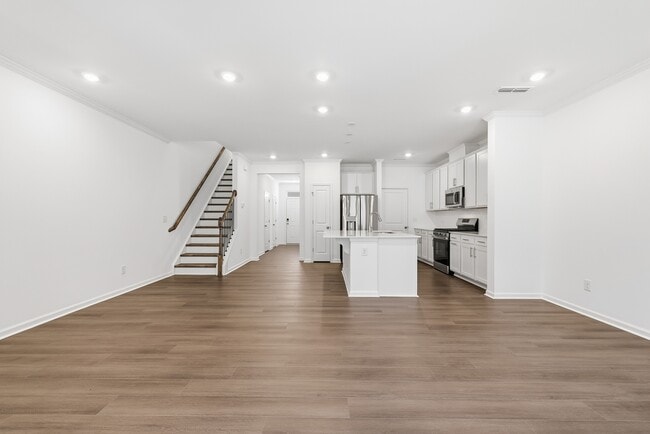 Building Photo - 216 Deercroft Dr