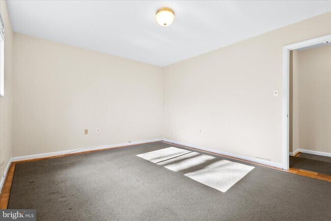 Building Photo - 10631 Weymouth St