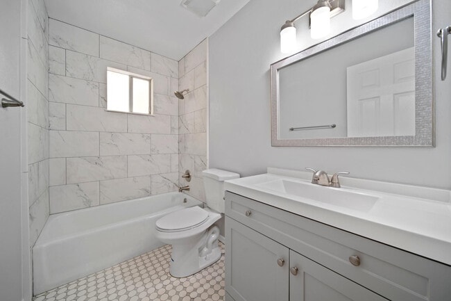 Building Photo - 570 S Yaqui Dr