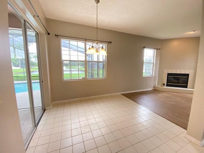Building Photo - 3708 Molona Dr