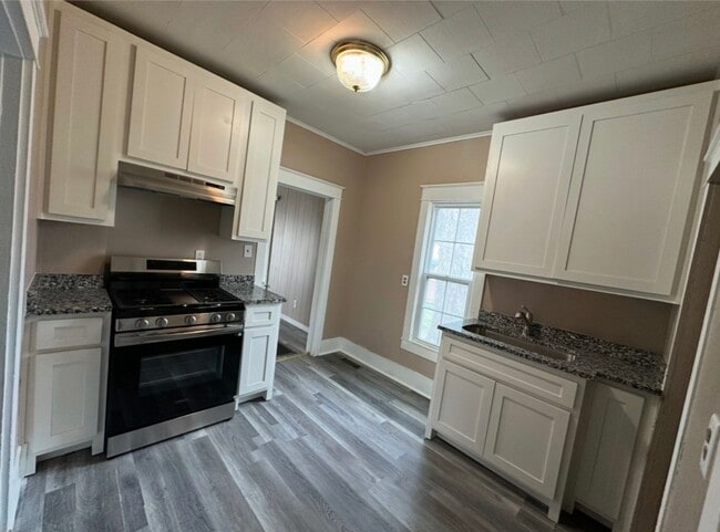 Building Photo - 212 W Central Ave