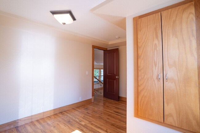 Building Photo - 3-bedroom 2-bath House SW Albany $2,395