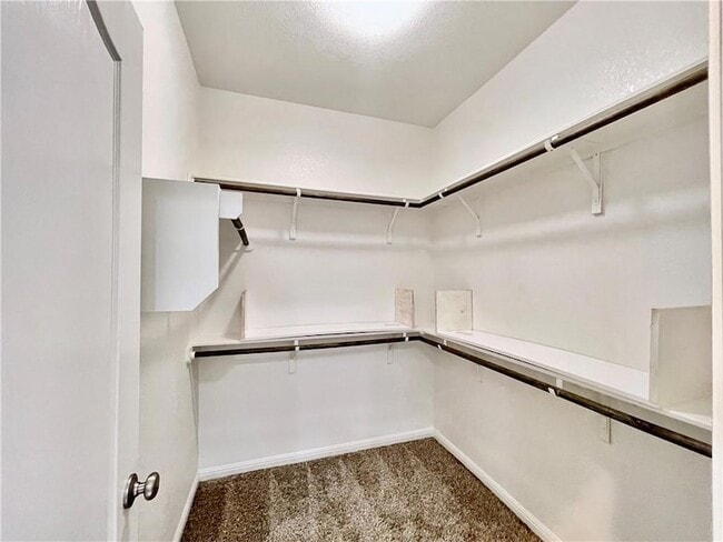 Building Photo - 710 Coconut Grove St