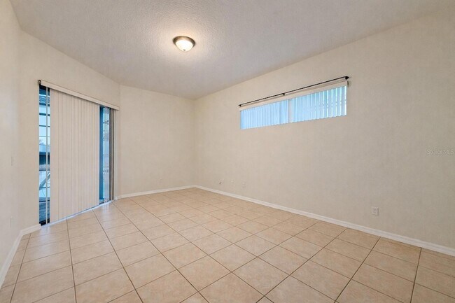 Building Photo - 540 Coventry Rd