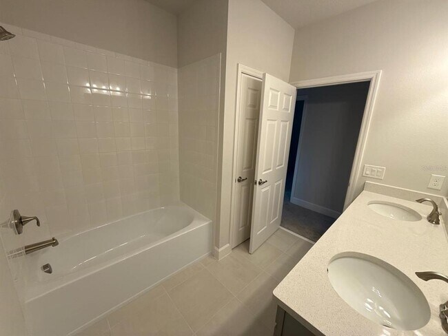 Building Photo - 377 Belmond Dr