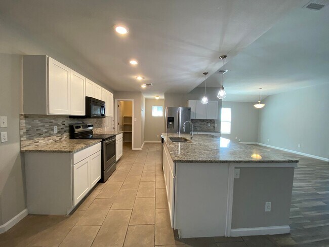 Building Photo - Meadow Brook