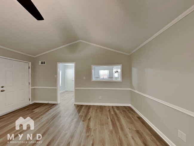 Building Photo - 2432 Kimbark Woods Cove