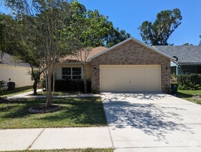 Building Photo - Beautifully remodeled from floor to ceiling!