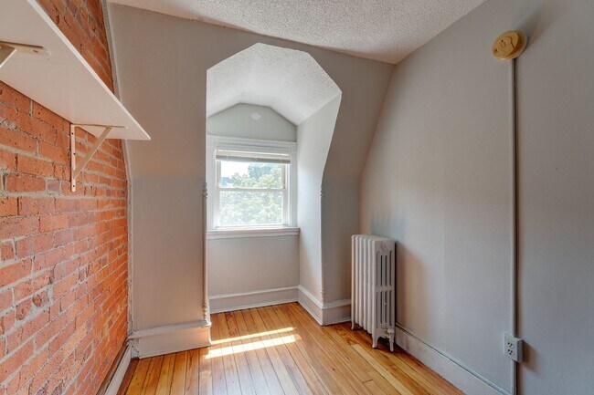 Building Photo - 65 Edgewood Ave