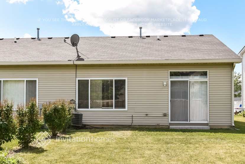 Building Photo - 631 Edward Dr