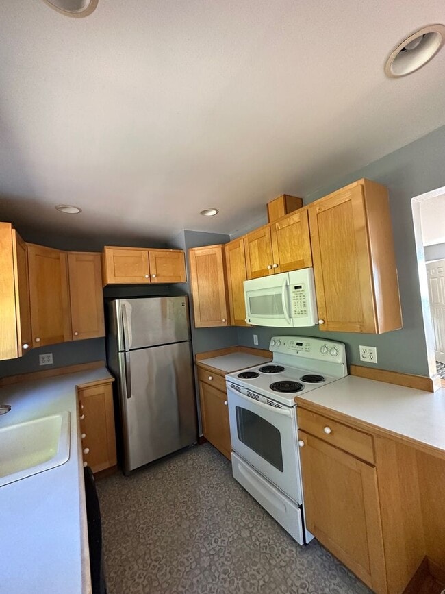 Building Photo - Beautiful Home in Astoria!