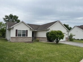 Building Photo - 5858 Sarah Lake Dr