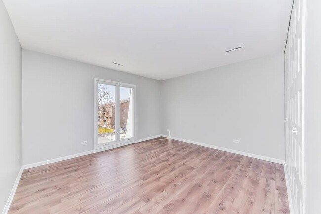 Building Photo - 10308 Circle Dr