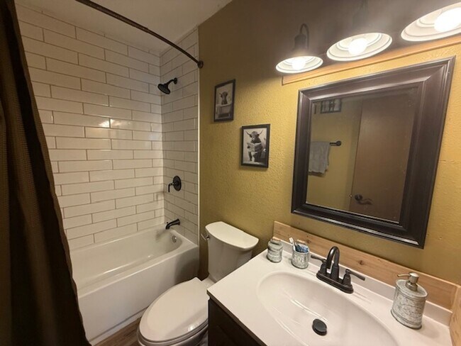 Building Photo - 6227 CR 137