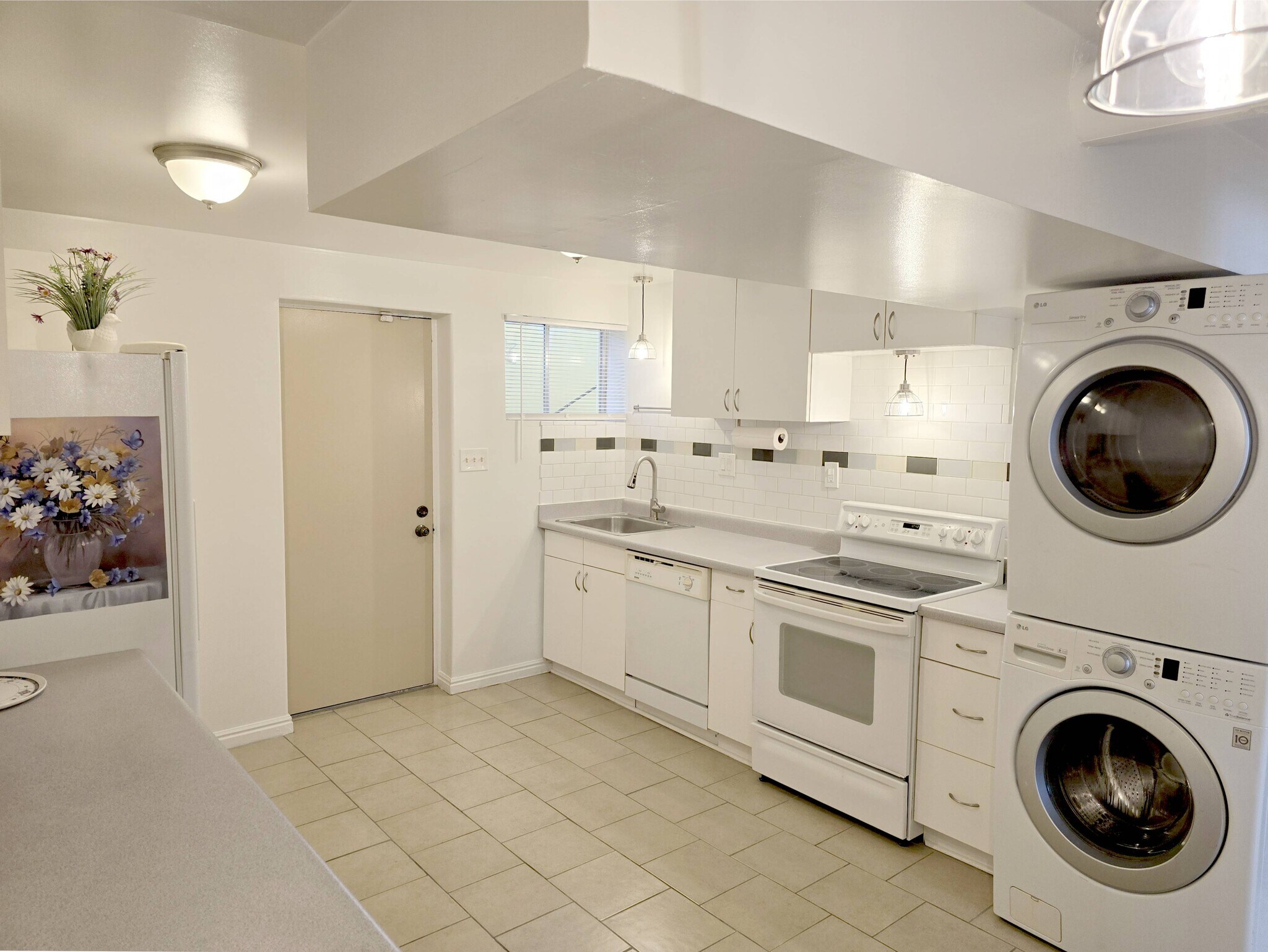 kitchen - 3228 W 4340 S