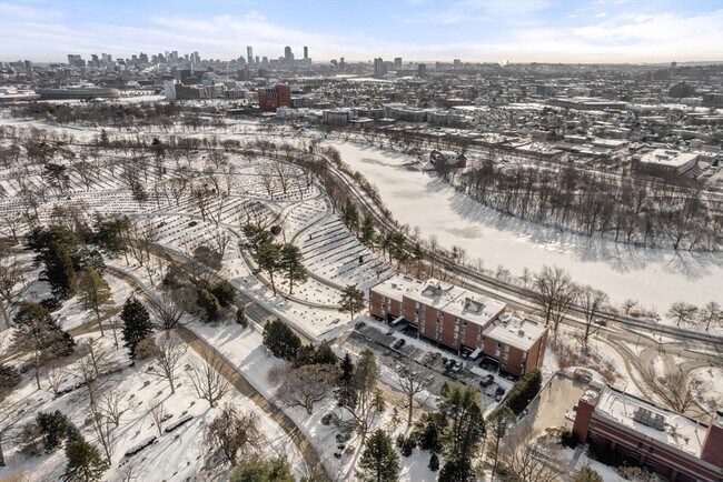 Building Photo - 231 Coolidge Ave