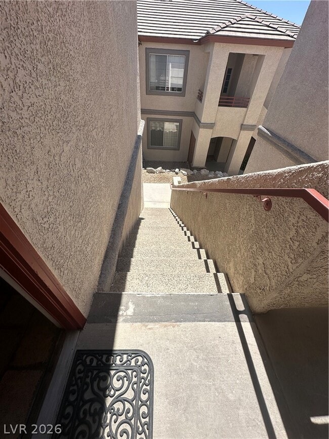 Building Photo - 10237 King Henry Ave