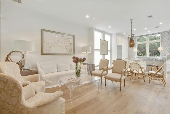 Building Photo - 2510 Sutherland St