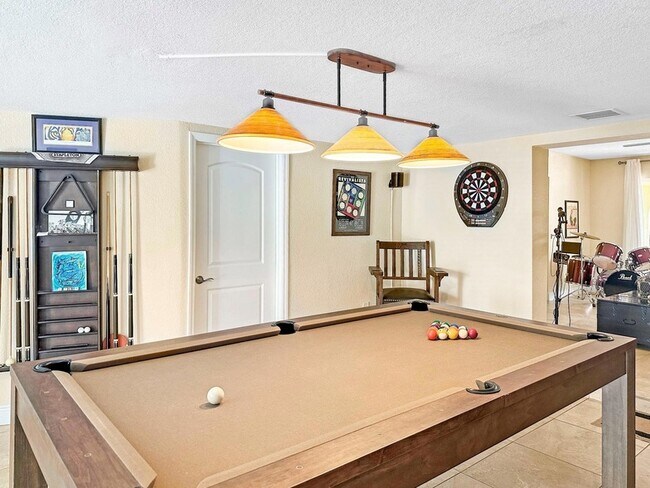 Building Photo - 280 SE 3rd Ave