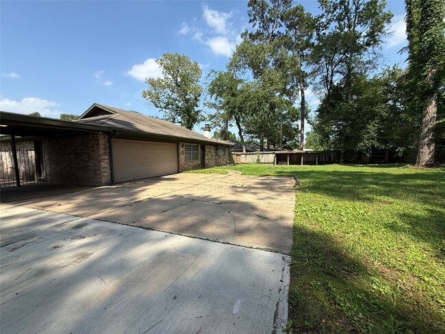Building Photo - 422 Gamewood Dr
