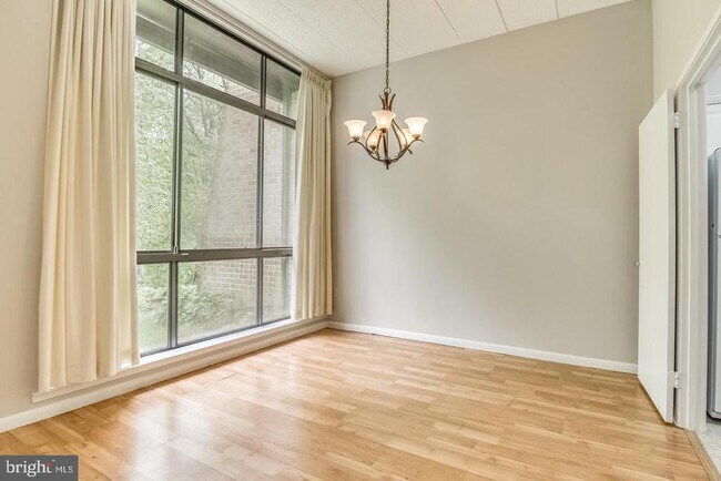 Building Photo - 11564 Rolling Green Ct