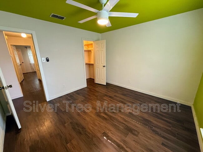 Building Photo - 7716 Pampas Dr