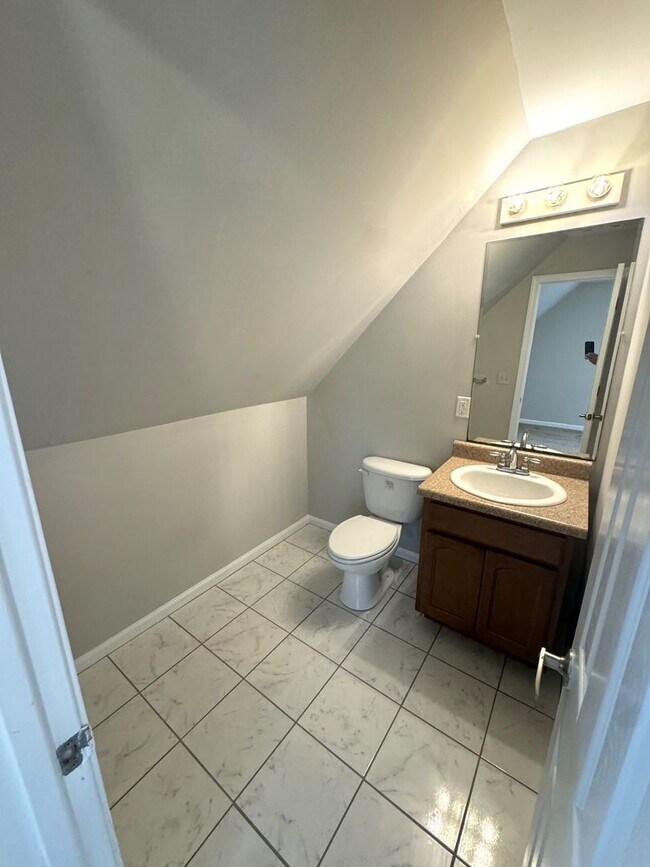 Building Photo - 4br Home near Campus/Downtown - FALL 2026 PRE-LEASE