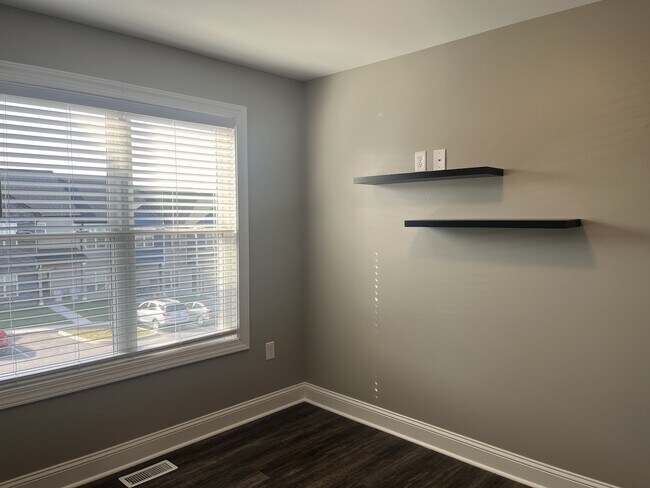 Building Photo - 77 Emanuel Ct