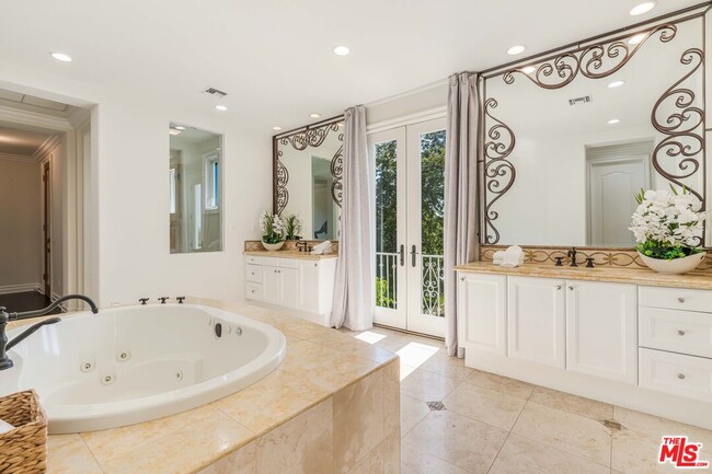 Building Photo - 4131 Prado De Los Caballos