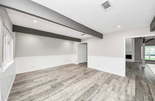 Building Photo - 9638 Ravensworth Dr