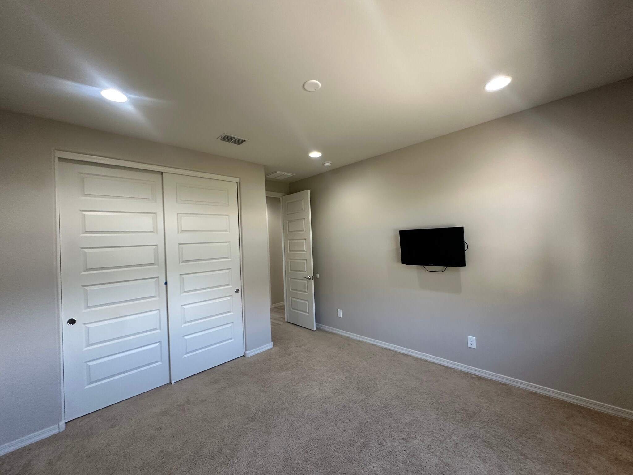 Building Photo - 2518 E Novak Way
