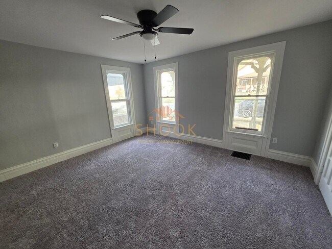 Building Photo - 822 N 7th St