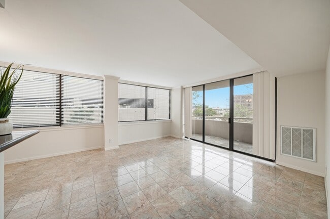 Building Photo - 3525 Sage Rd