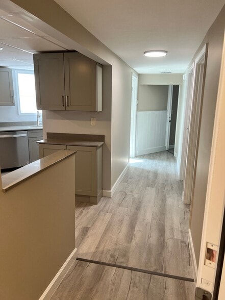 Building Photo - 410 Hillview Plz