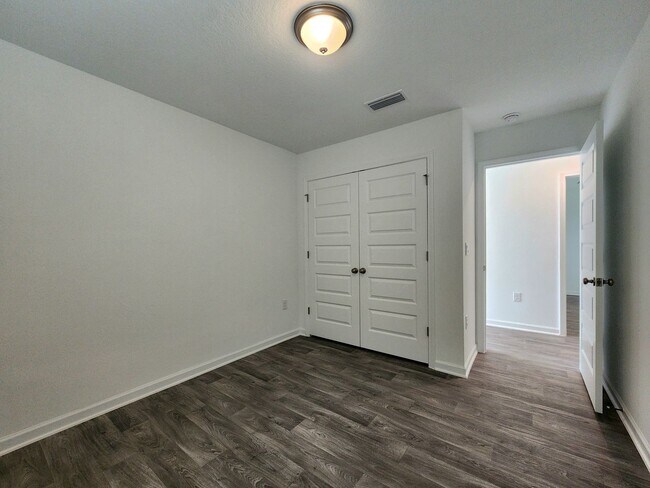 Building Photo - New 3/2 with fenced yard in Foley