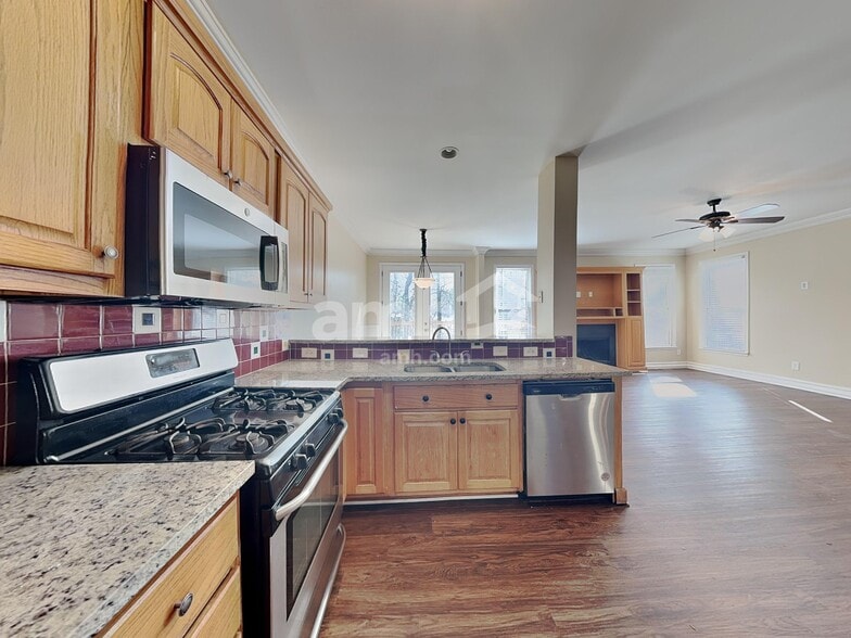 Building Photo - 178 Mirramont Lake Dr