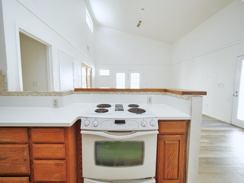 Building Photo - 1937 Gauguin Pl