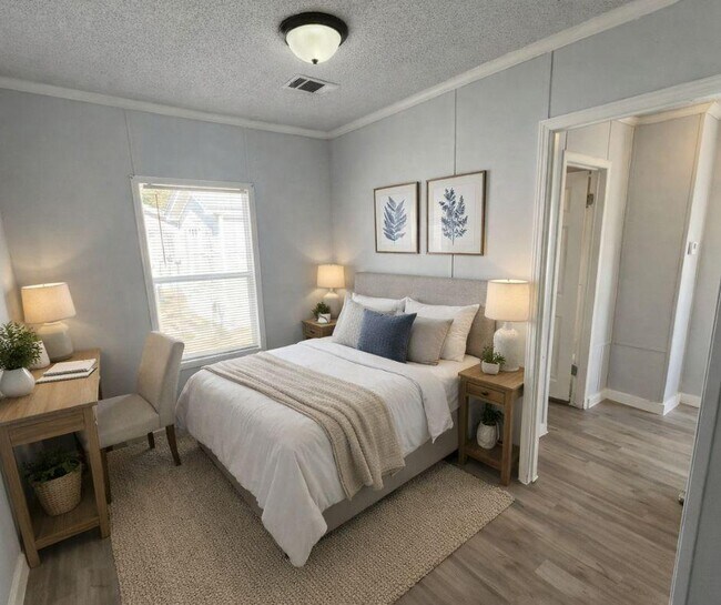 Building Photo - 2228 Chicago Cubs St