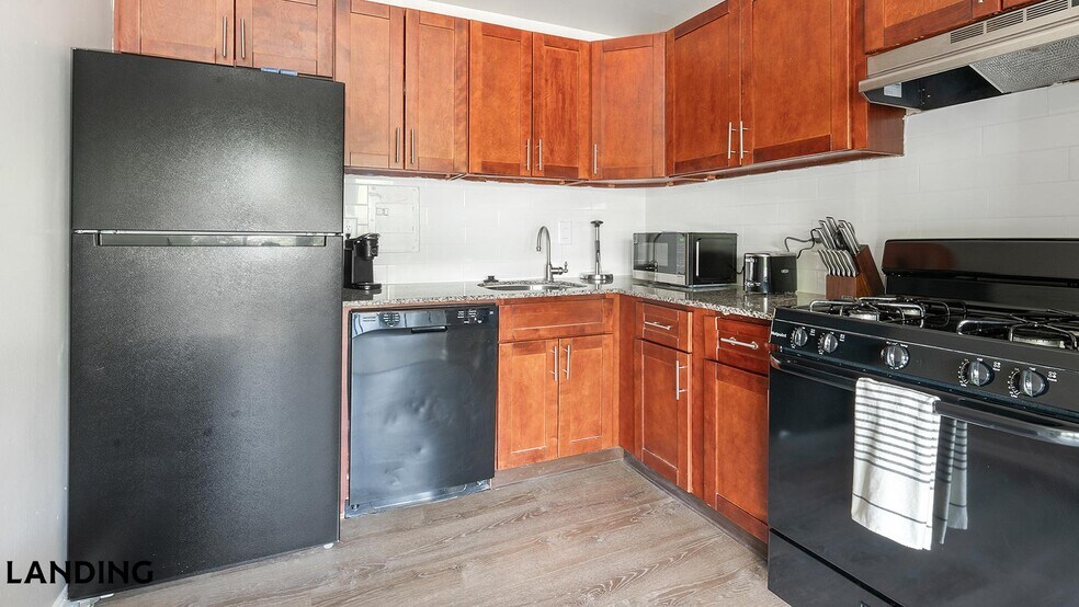 Building Photo - 6220 Springhill Dr