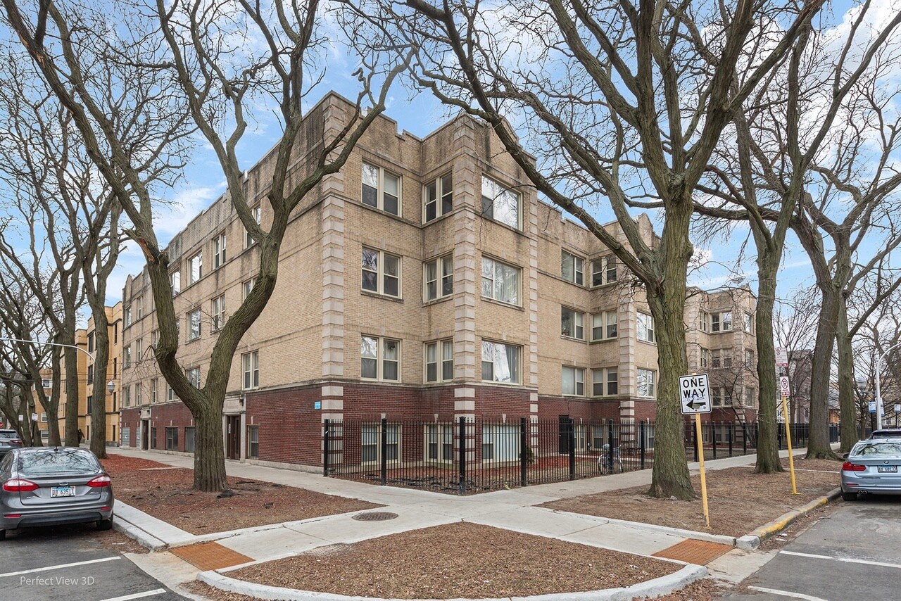 Building Photo - 4853 N Harding Ave