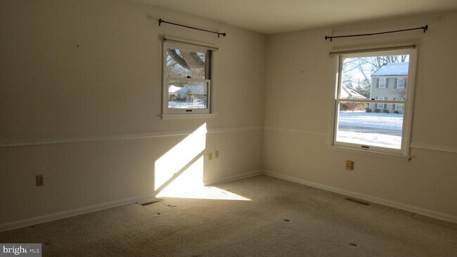 Building Photo - 1043 W Areba Ave