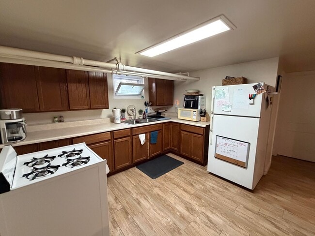 Building Photo - 1 bedroom apartment in EASTPORT!