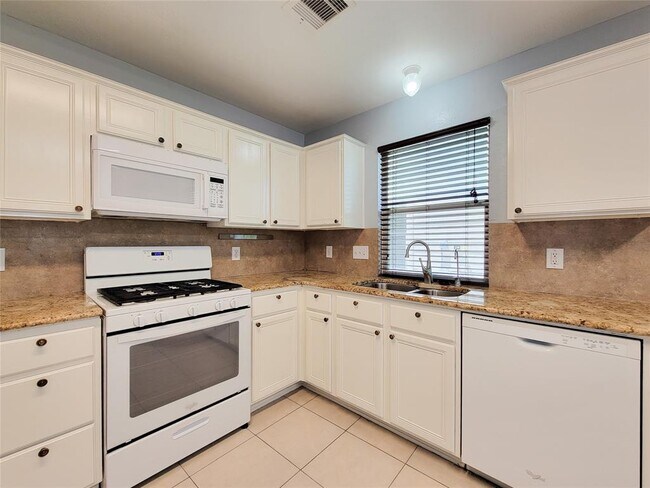 Building Photo - 19026 Yellow Thrush Dr