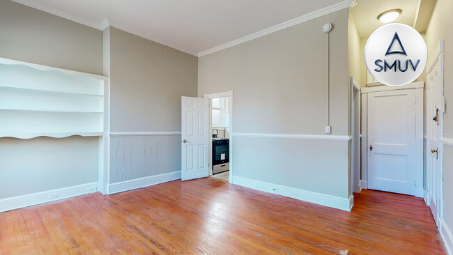 Building Photo - Charming studio in Mount Vernon w/shared l...